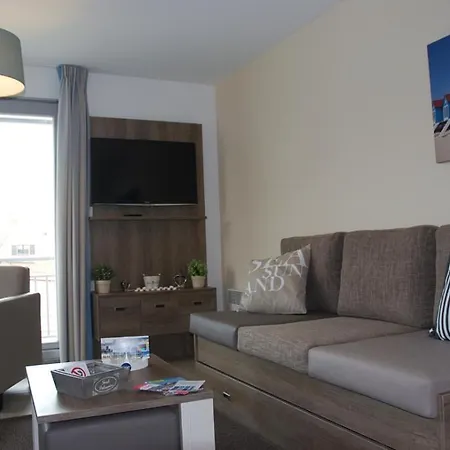 For 6 People With Balcony And Sea View בריי-דון