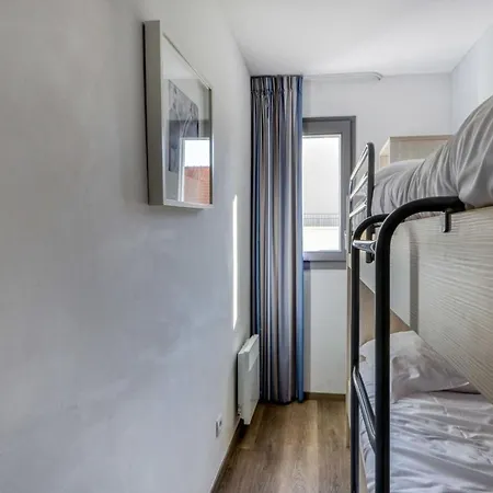 For 6 People With Balcony And Sea View 아파트 브레뒨느